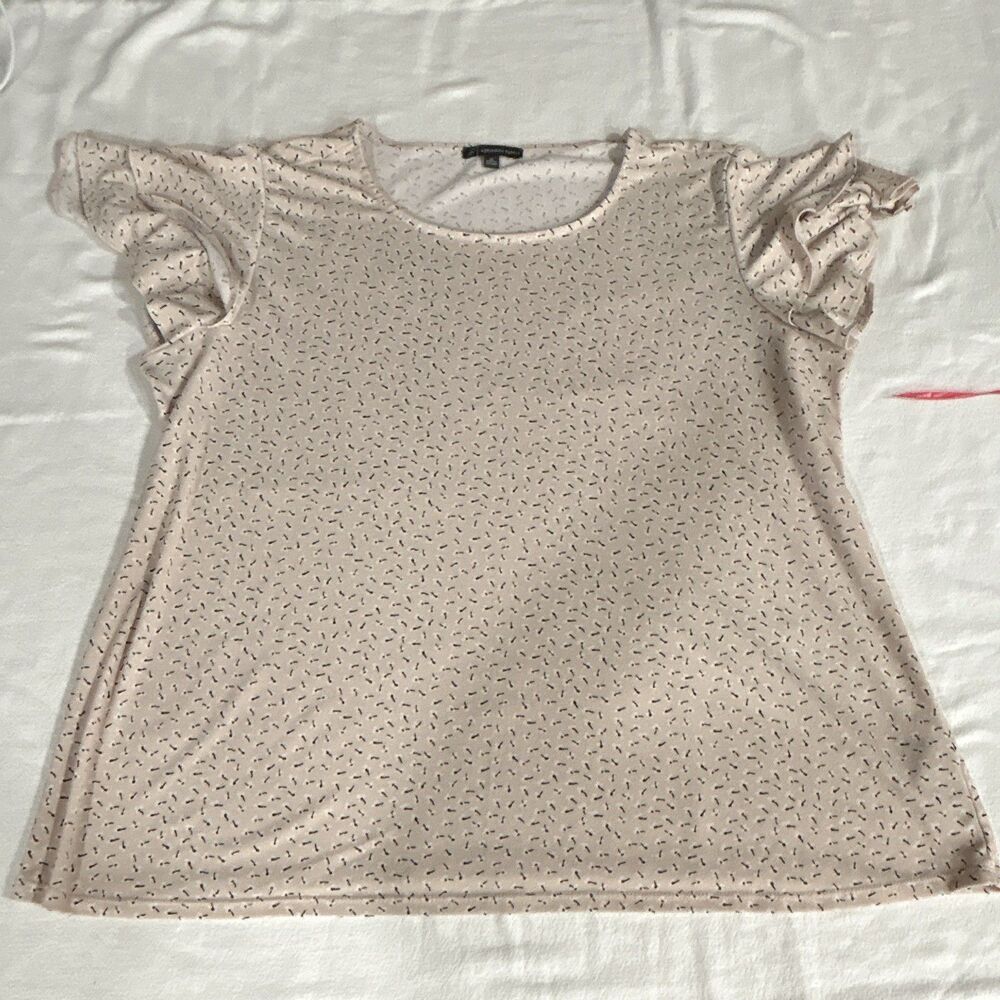 Adrianna Papell Women's 1X Beige/Black Abstract Ruffle Sleeve Knit Blouse